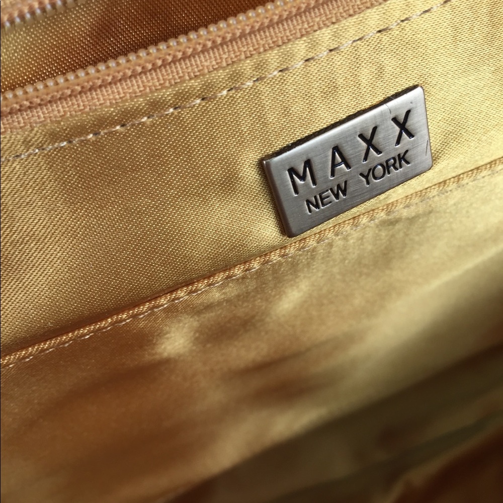 🌺UNIQUE maxx NY bag🌺 - Picture 8 of 8